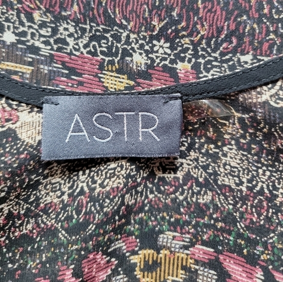✨️CL Astr The Label Hi Low Sleeveless Print Blouse Size S - Picture 8 of 12